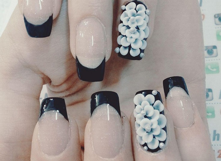 خدمات ناخن سالن زیبایی فریبا