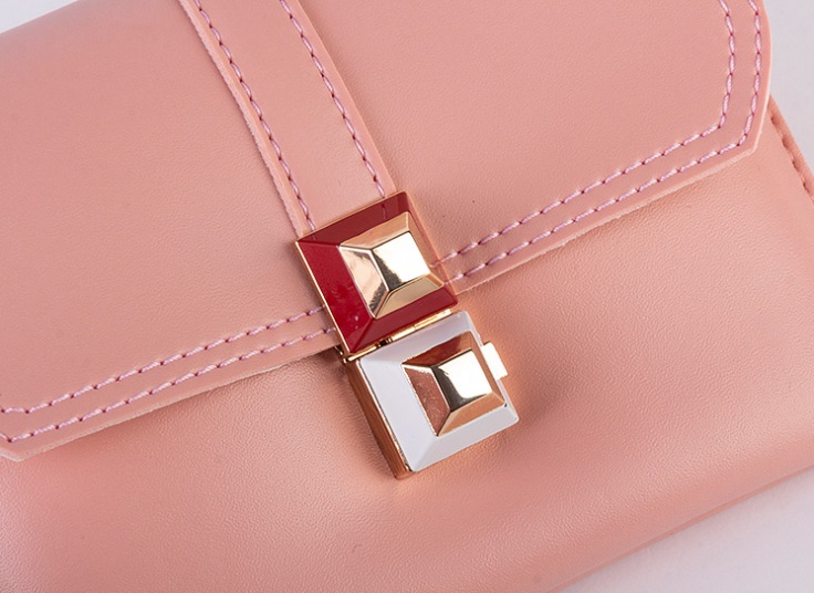 کیف دوشی زنانه سگک دار Triangle