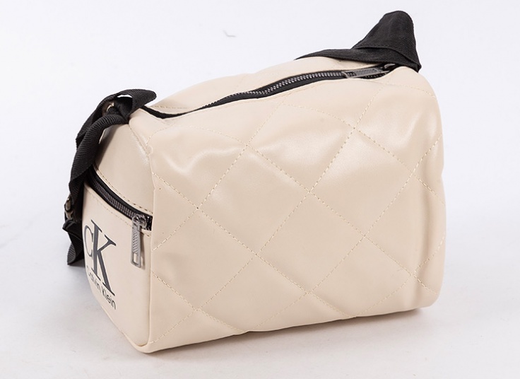 کیف دوشی زنانه طرح CK