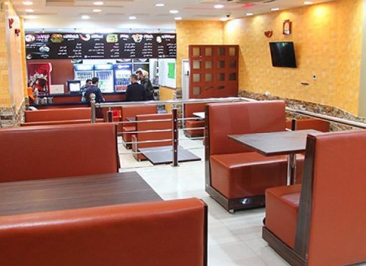 فست‌فود زنجیره‌ای نارا شعبه سعادت‌آباد