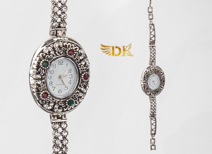 ساعت طرح نقره نگین دار