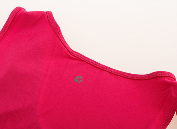 تاپ ورزشی زنانه Essentials