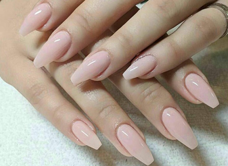 آموزش کاشت ناخن مهرانه