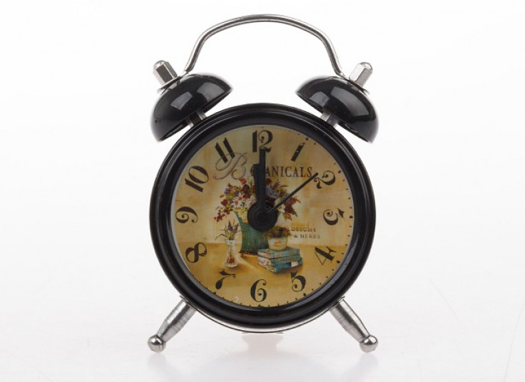 ساعت رومیزی شماته دار