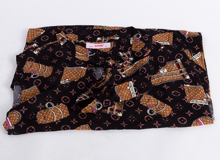 تاپ یقه گره‌ای نخی طرحدار