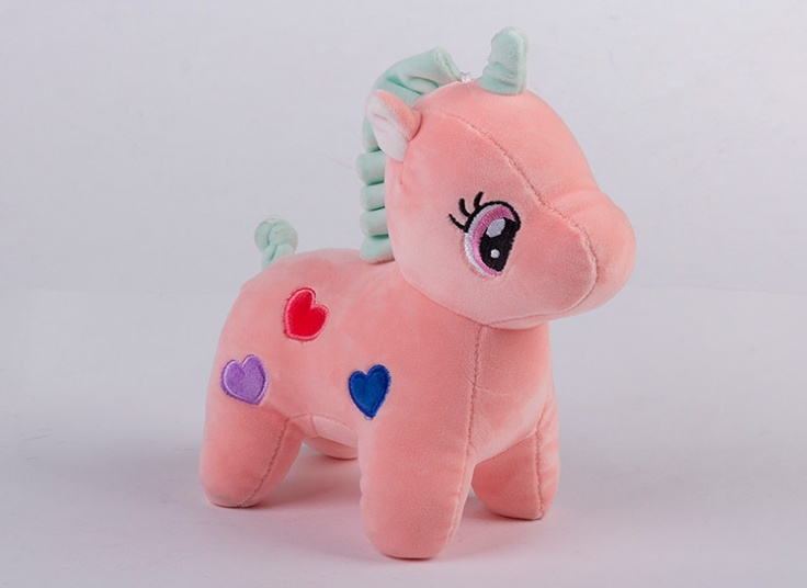 عروسک اسب تک شاخ