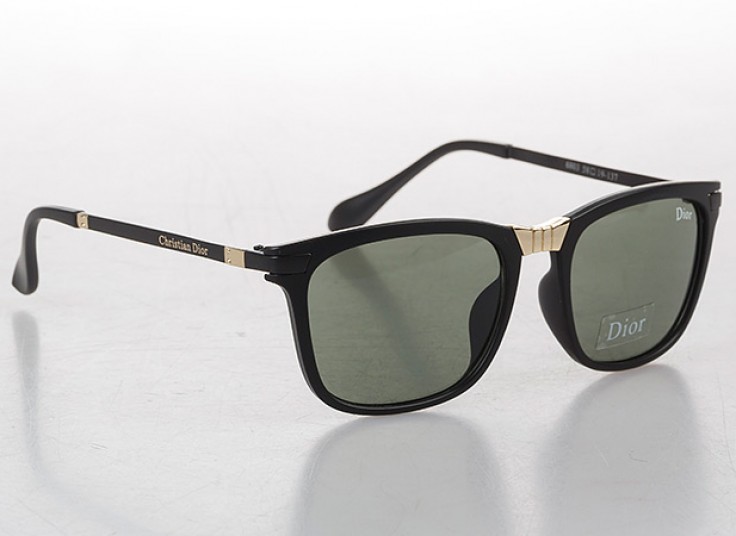 عینک آفتابی طرح Tom Ford