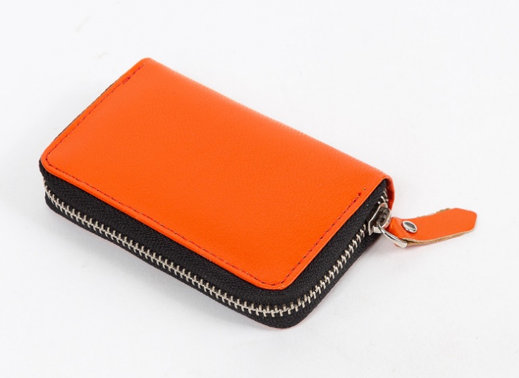 جاکارتی و کیف چرم طبیعی