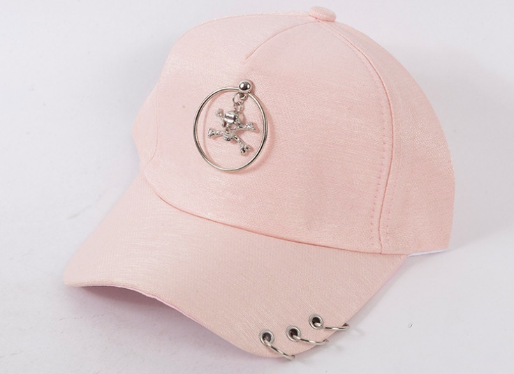 کلاه کپ پیرسینگ دار