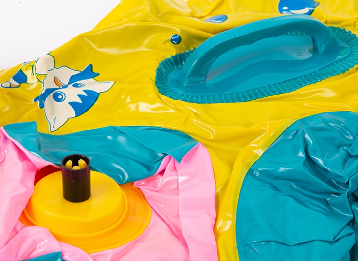 شناور بادی شورتی سایه‌بان‌دار