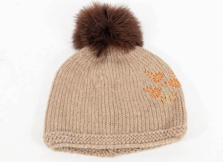 کلاه بافت منگوله دار Minette