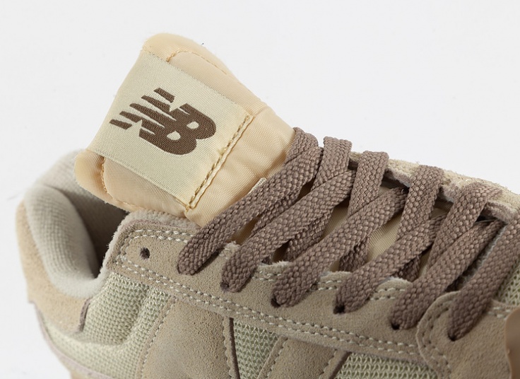 کتانی زنانه New Balance مدل CT302