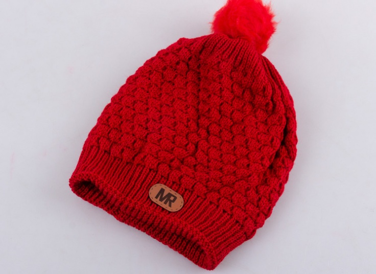 کلاه بافت منگوله دار MR