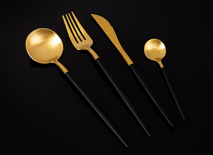 ست چهار پارچه قاشق چنگال طلایی