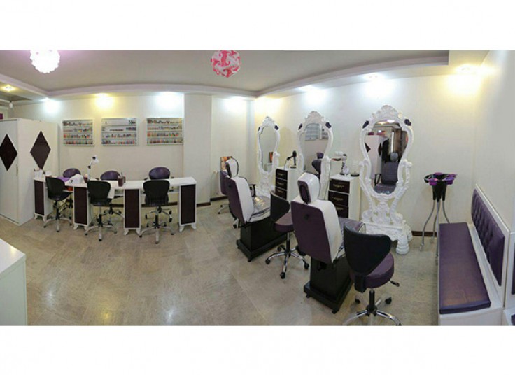 خدمات ناخن در سالن سحر