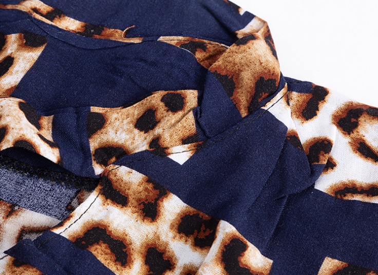 تاپ یقه گره‌ای نخی طرحدار