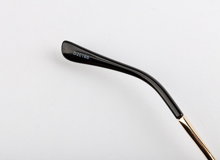 عینک آفتابی طرح Chanel