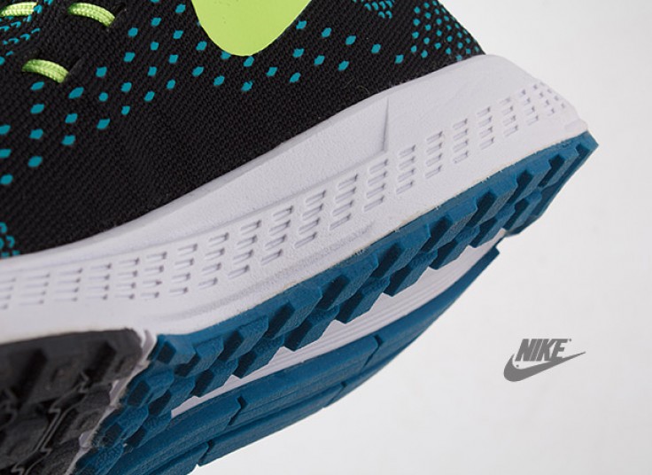 کفش ورزشی زنانه NIKE