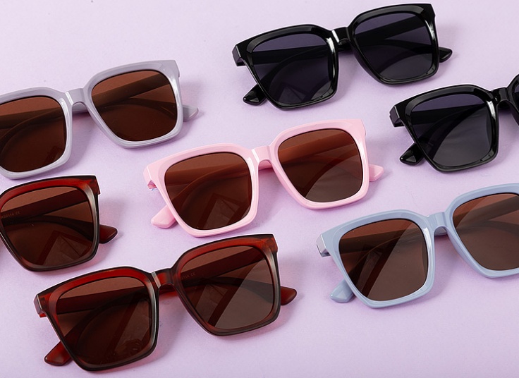 عینک آفتابی فریم مربعی