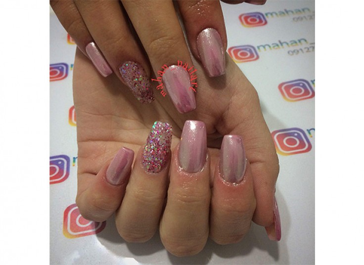 خدمات ناخن در سالن لیلیوم