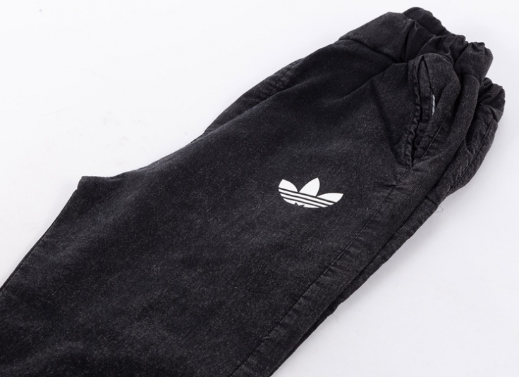 شلوار اسلش مردانه‌ طرح adidas