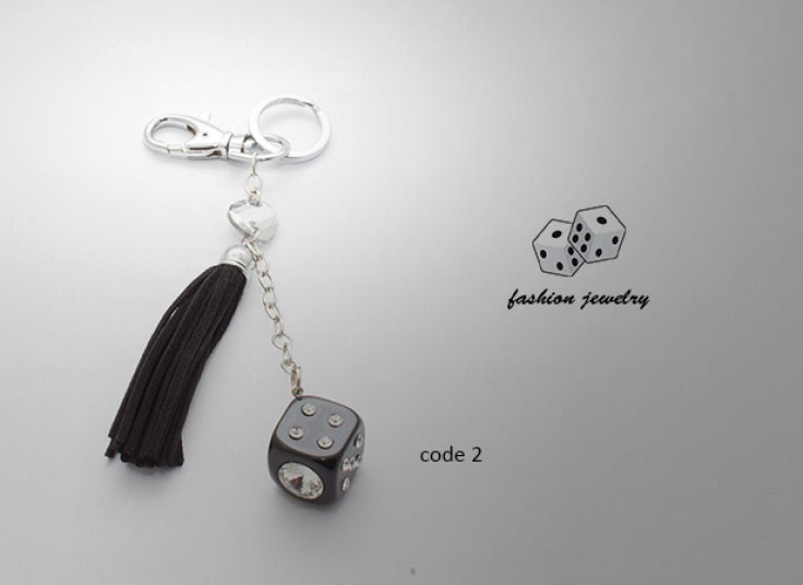 جاسوئیچی و آویز تاس FashionJewelry