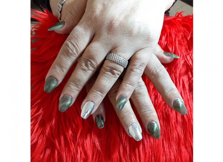 خدمات ناخن در سالن یاس