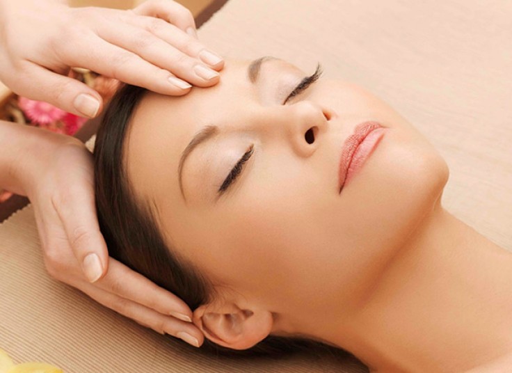 ماساژ صورت سالن مسیحا