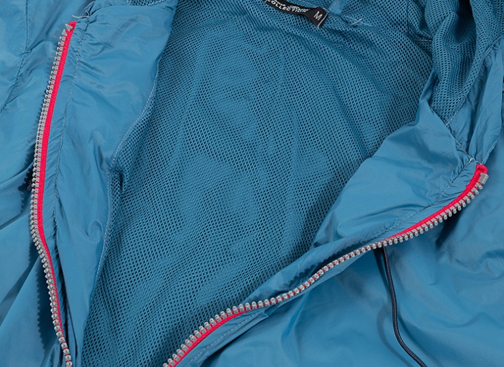 بادگیر کلاهدار Laura Torelli