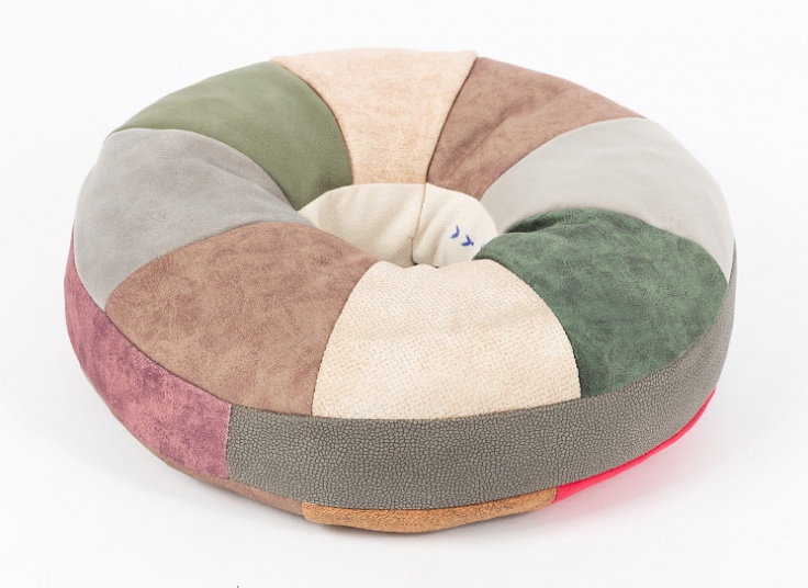 زیر نشیمنی مخملی