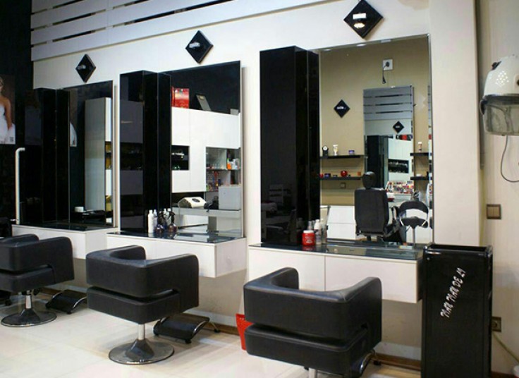 ماسک گچی همراه با ماساژ در سالن آرزو براتی