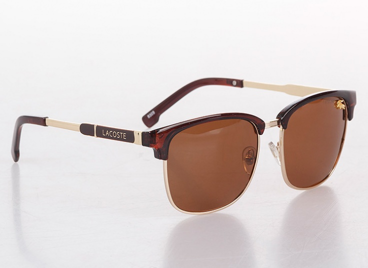 عینک آفتابی طرح Lacoste