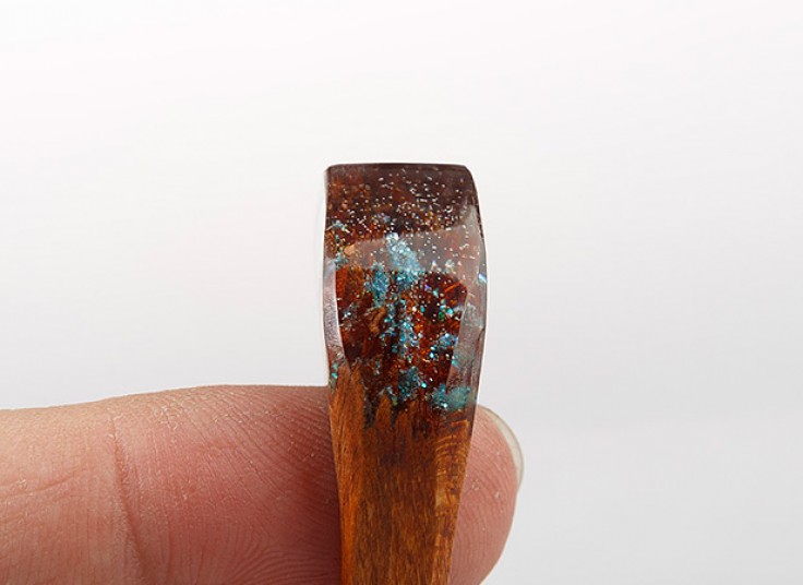 انگشتر چوبی نگین مینیاتوری