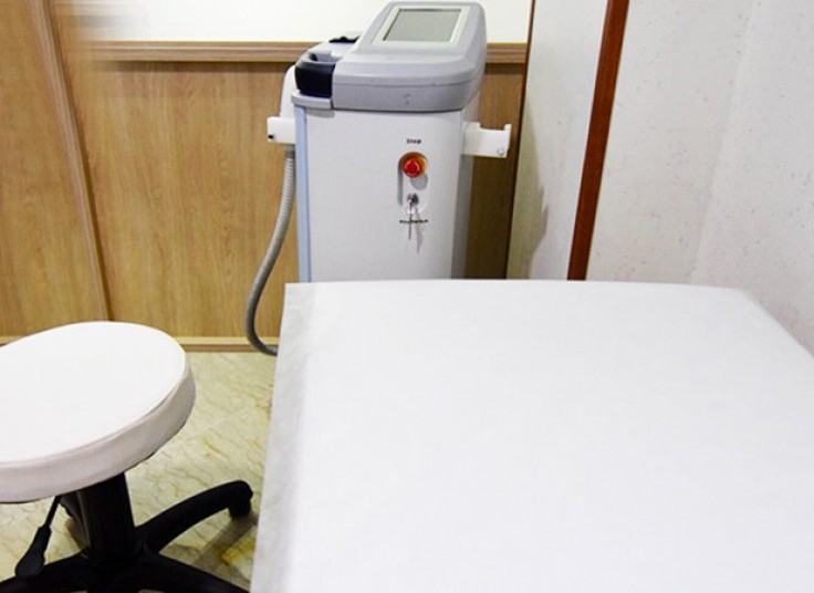 لیزر موهای زائد با دستگاه دایود کلینیک فاران استاتیک