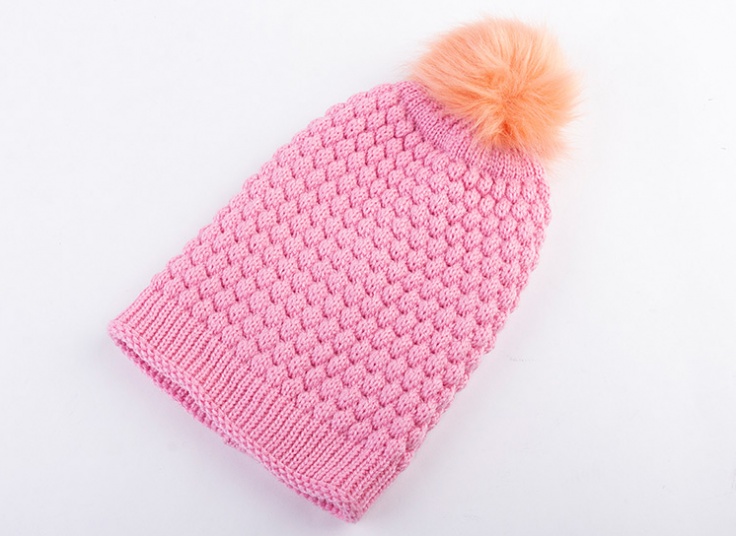 کلاه بافت منگوله دار MR