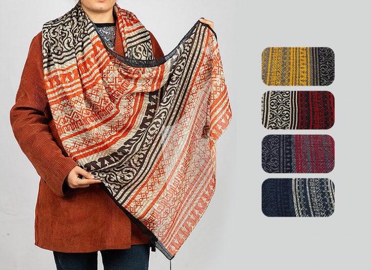 شال نخی منگوله دار