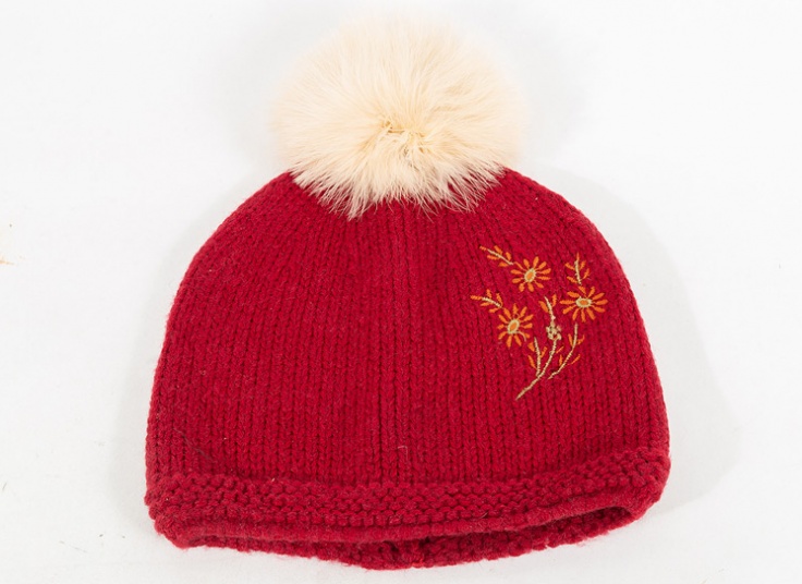 کلاه بافت منگوله دار Minette