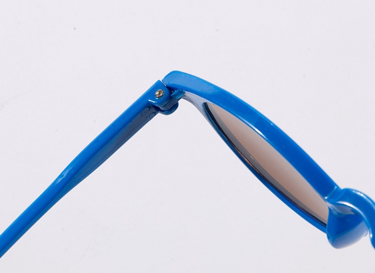 عینک رنگی بچگانه