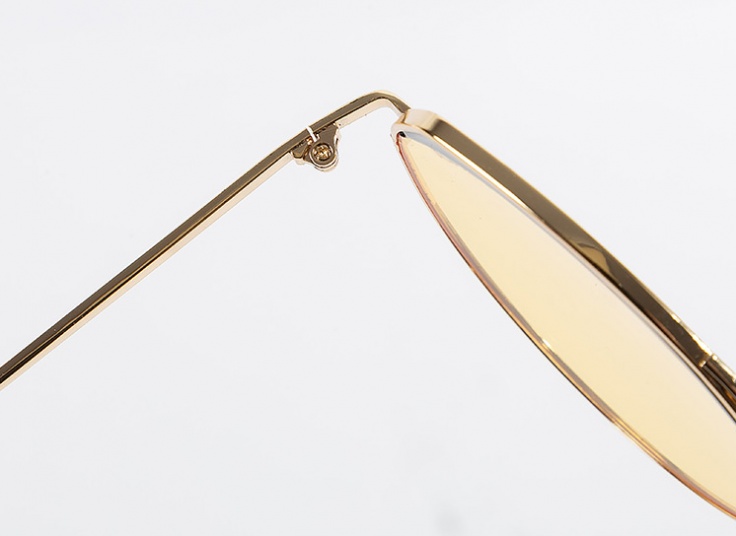 عینک زنانه طرح Fendi