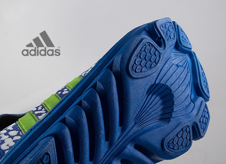 کفش ورزشی زنانه Adidas