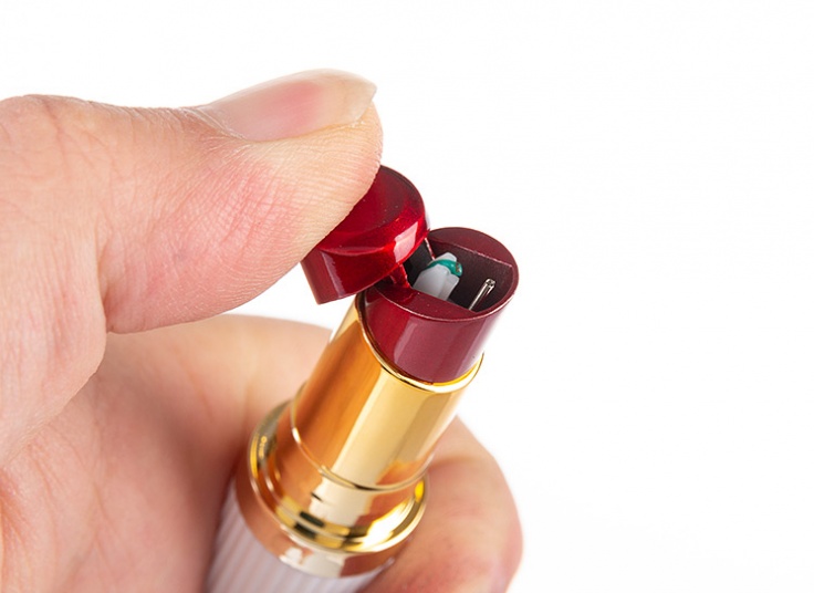 فندک مدل رژلب YOMIN