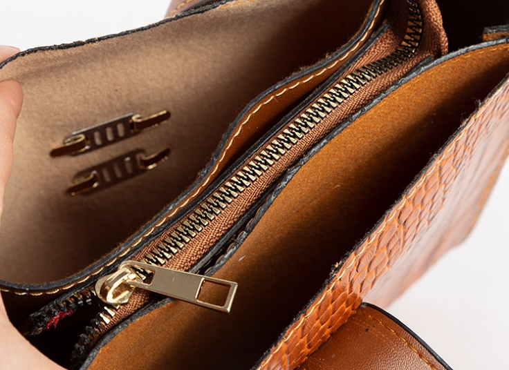 کیف دوشی زنانه