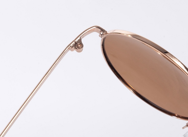 عینک گرد آفتابی پلاریزه