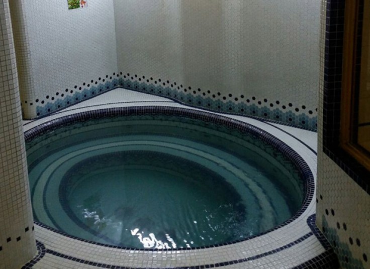 استخر و سونای پرنیان