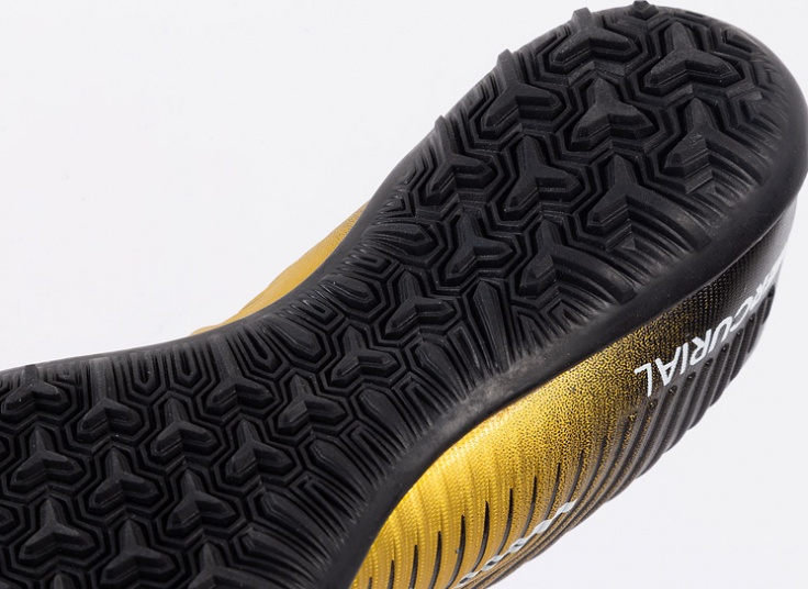 کتانی سالنی NIKE مدل CR7