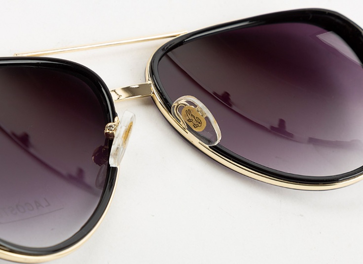 عینک آفتابی Lacoste