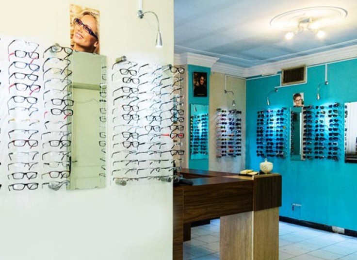 معاینه چشم آفتاب گستر قلعه