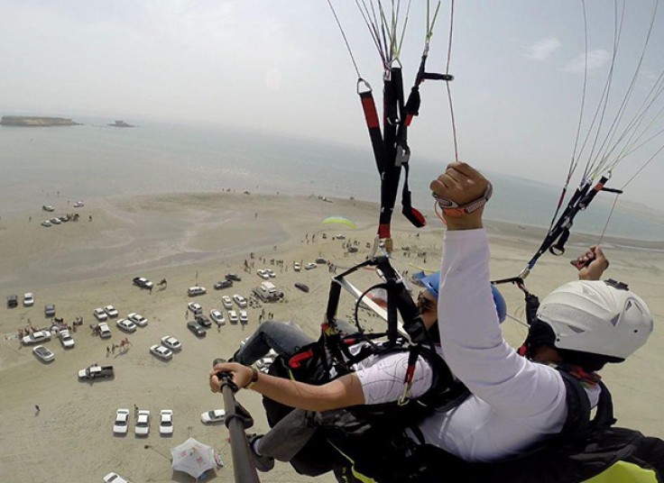 پاراگلایدر خلبان مختاری