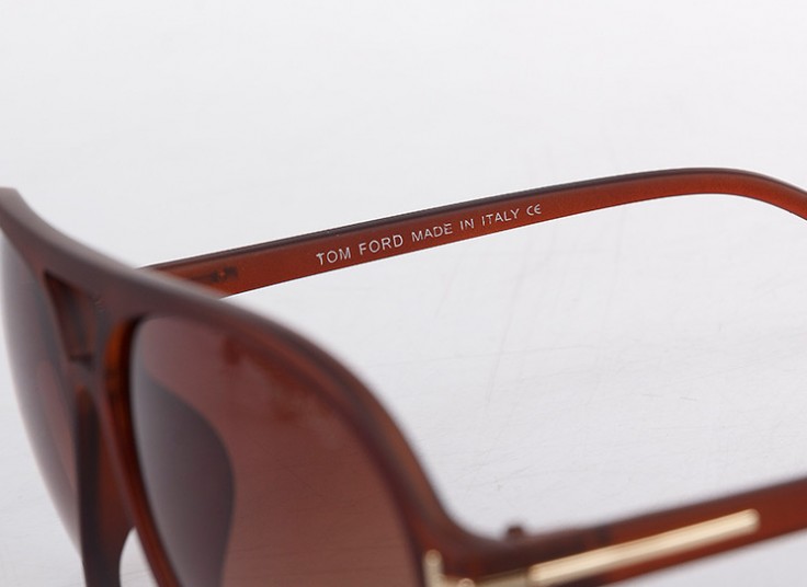 عینک آفتابی طرح Tom Ford