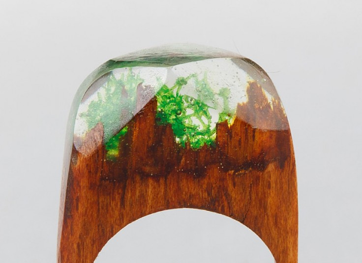 انگشتر چوبی نگین مینیاتوری